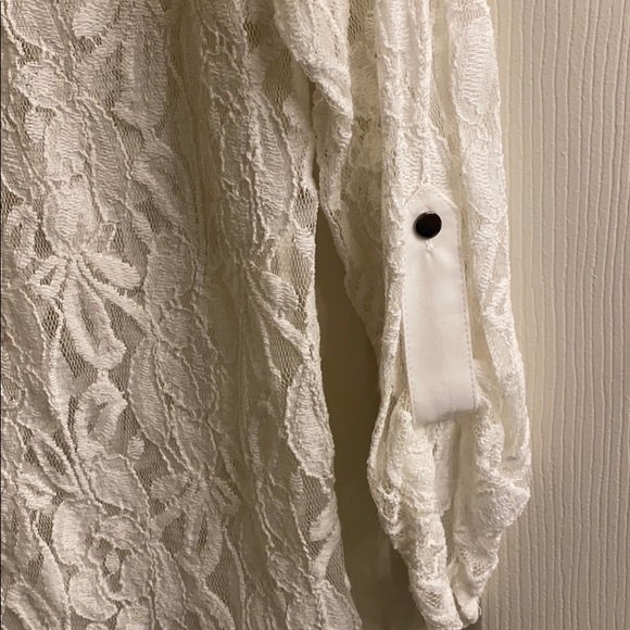 Lace top - Picture 2 of 3